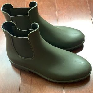 Chelsea style Ankle rain boots hunter green size 7
